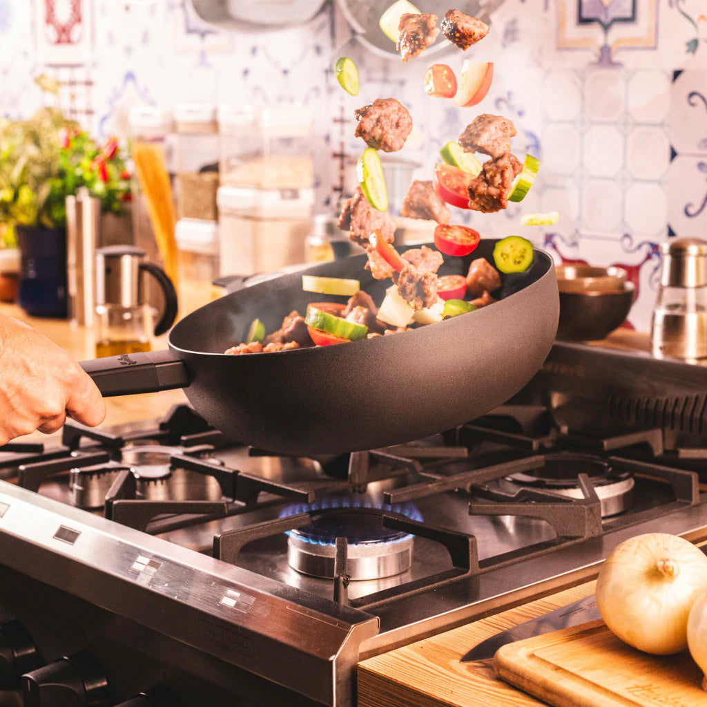 Wok de 28 cm Alumino c/ Antiadherente Tapa de Vidrio Negro Dayli