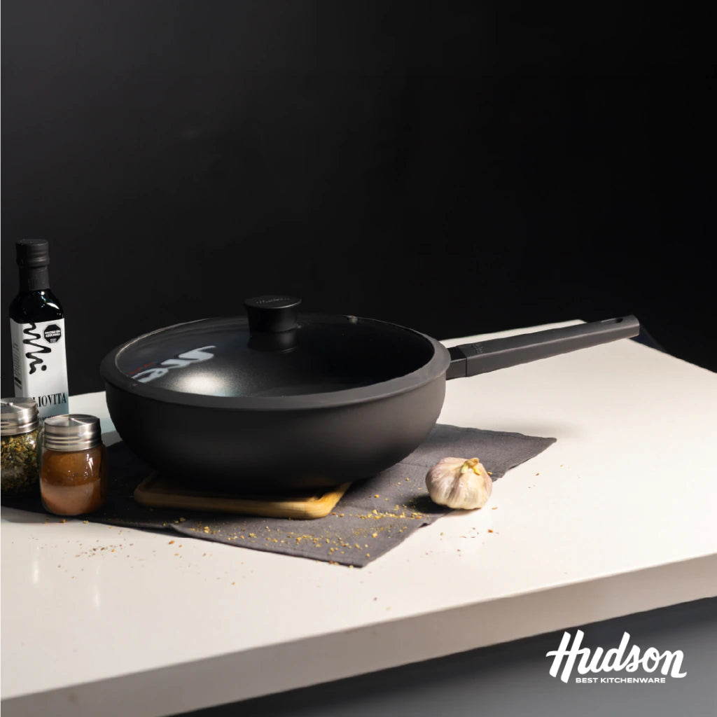 Wok de 32 cm Alumino c/ Antiadherente Negro + Tapa de Vidrio Dayli